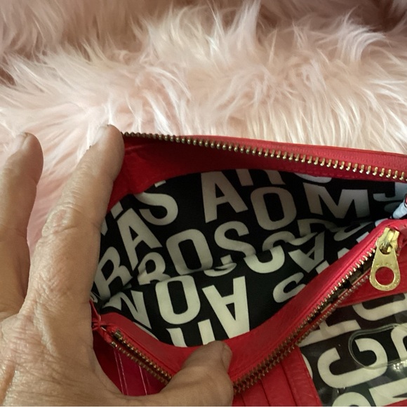Marc by Marc Jacobs Red pebbled Leather zip around long Wallet - Picture 4 of 8